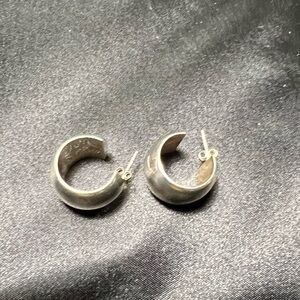 Sterling silver Hoop earrings marked 925A
Pre-owned.